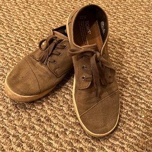 Toms Tan Canvas Sneakers